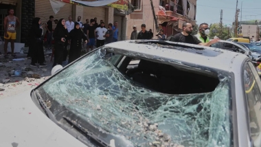 İsrail, Lübnan'ın güneyinde bir aracı vurdu