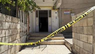 Antep'te aile faciası: 'Öyle intihar edilmez' dedi, benzin döküp kızını yaktı!