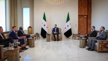 İngiltere'den, Suriye ile diplomatik ilişkileri yeniden kurma kararı