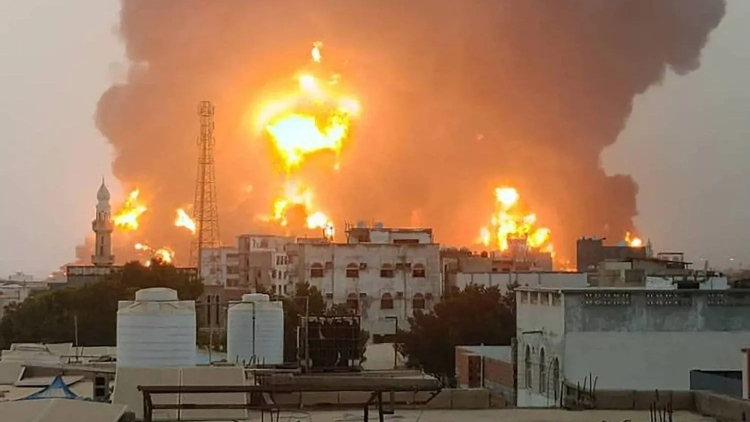 İsrail savaş uçakları, Husilere ait 53 noktayı bombaladı, Galaxy Leader gemisini batırdı