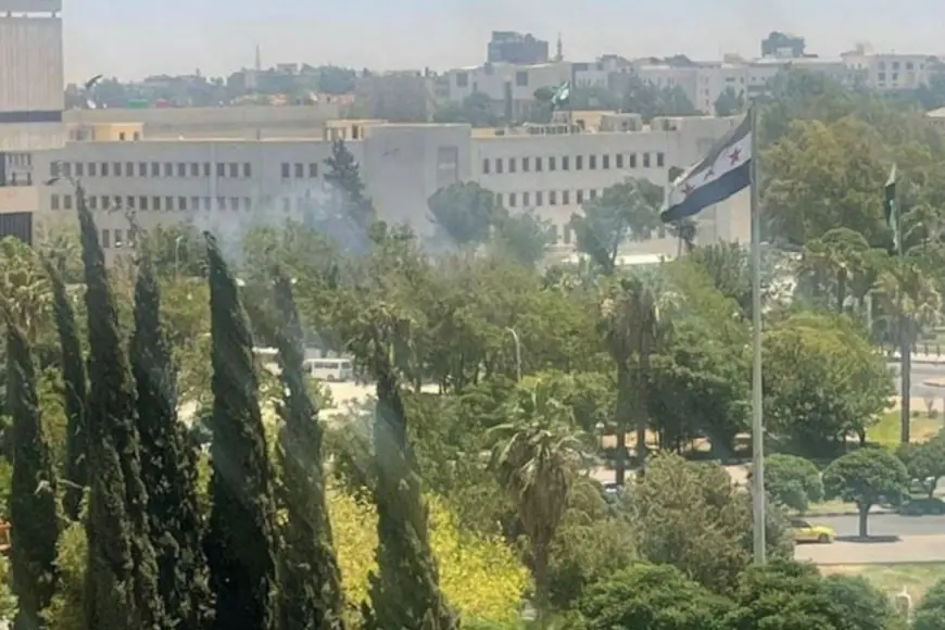 İsrail, Suriye Genelkurmay Başkanlık binasını vurdu