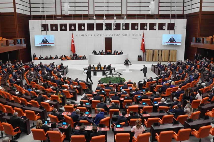 Siyasi partiler TBMM'de komisyon gündemiyle toplandı
