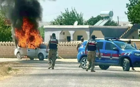 Urfa’da silahlı kavga: Otomobili ateşe verdiler