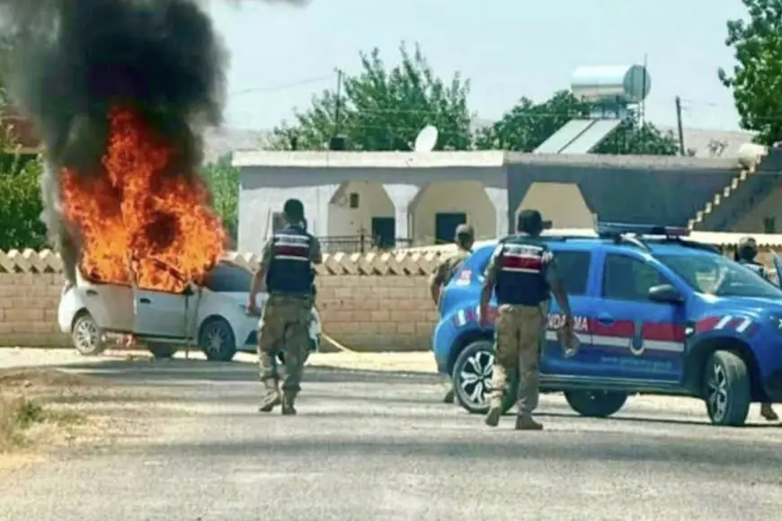 Urfa’da silahlı kavga: Otomobili ateşe verdiler