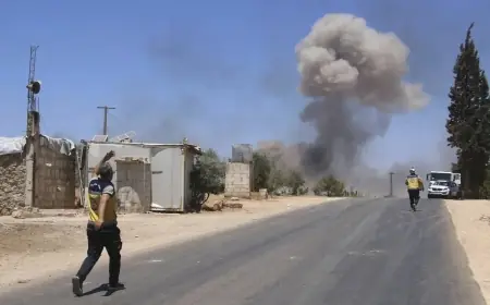 İdlib kırsalında bir konutta meydana gelen patlamada 3 kişi hayatını kaybetti