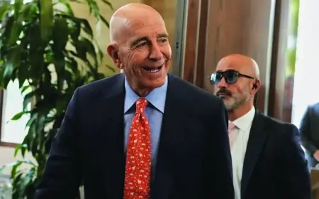 Barrack: Hizbullah silahlarını elinde tutmaya devam ettiği sürece sözlerin bir anlamı yok