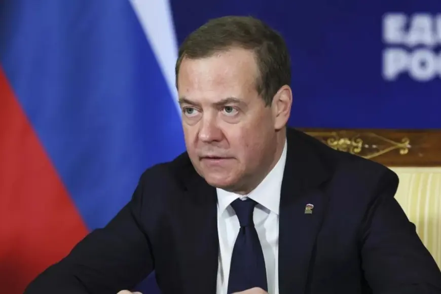 Medvedev'den Trump'a ültimatom tepkisi
