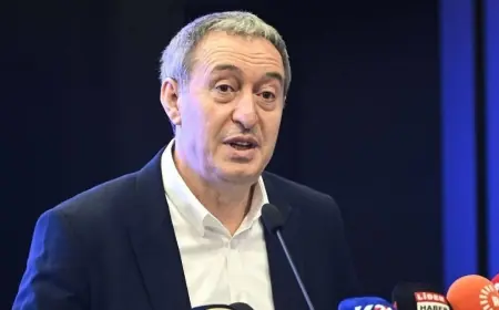 Tuncer Bakırhan: Hakan Fidan gözlerini kapattığında Kürtlerin yok olduğunu sanıyor