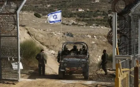İsrail ordusu, Suriye'nin güneyindeki bir köye 16 araçlık bir konvoy sızdırdı