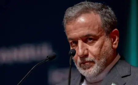 İran: Zenginleştirilmiş uranyum stokları bombalanan tesislerin enkazı altında kaldı