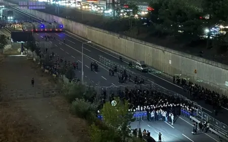 CHP İstanbul il binası önünde gerginlik: Bariyerler artırıldı