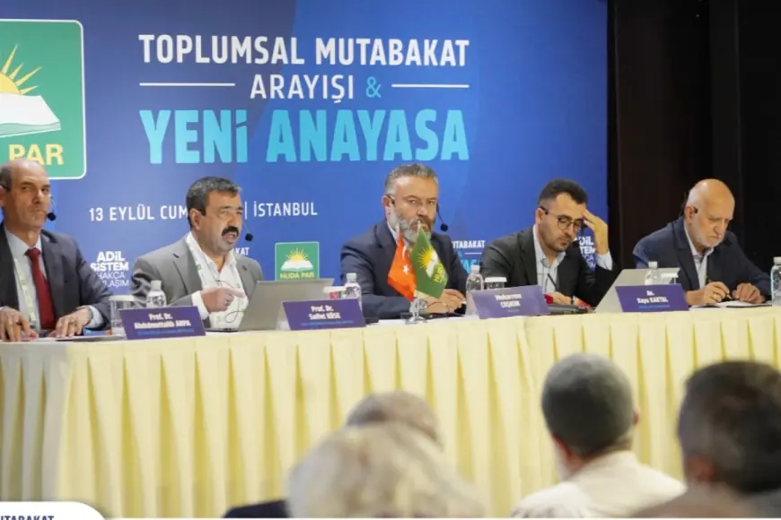 HÜDA PAR’dan Yeni Anayasa Çağrısı