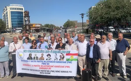 Ozçelîk di duyemîn salvegera PWKê de tekezî li ser mafên neteweyî û aştiyê dike