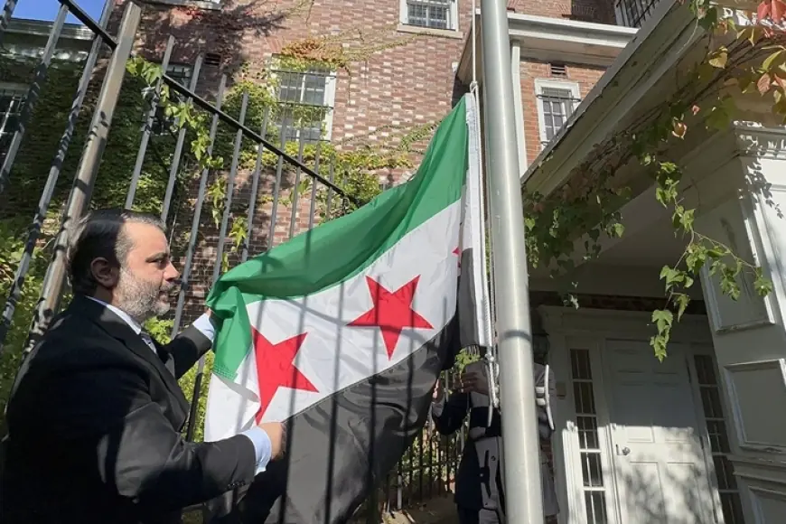 11 yıl aradan sonra bir ilk! Suriye bayrağı ABD'de göndere çekildi