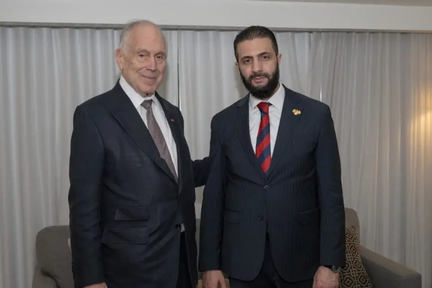 Suriye Devlet Başkanı Ahmed Şara, Dünya Yahudi Kongresi Başkanı ile görüştü