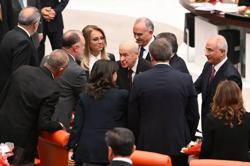 Bahçeli'nin DEM Parti ile el sıkışmasından bu yana geçen bir yılda neler yaşandı?