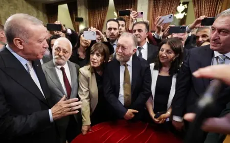 Kendini Görünmeze Alıp, Başkasını Görünüre Koymakla Bir Yere Varılmıyor