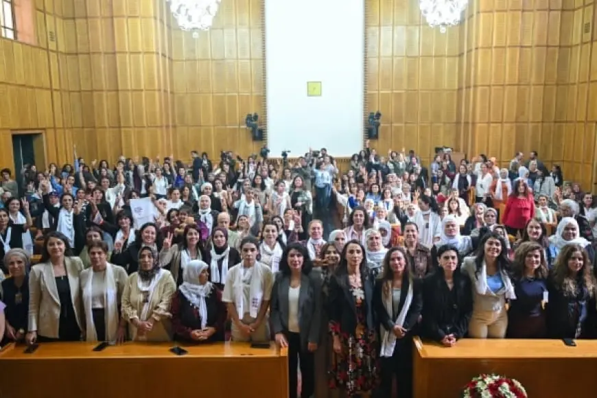 Yalan Rüzgarları Komedisi ve Hakikat