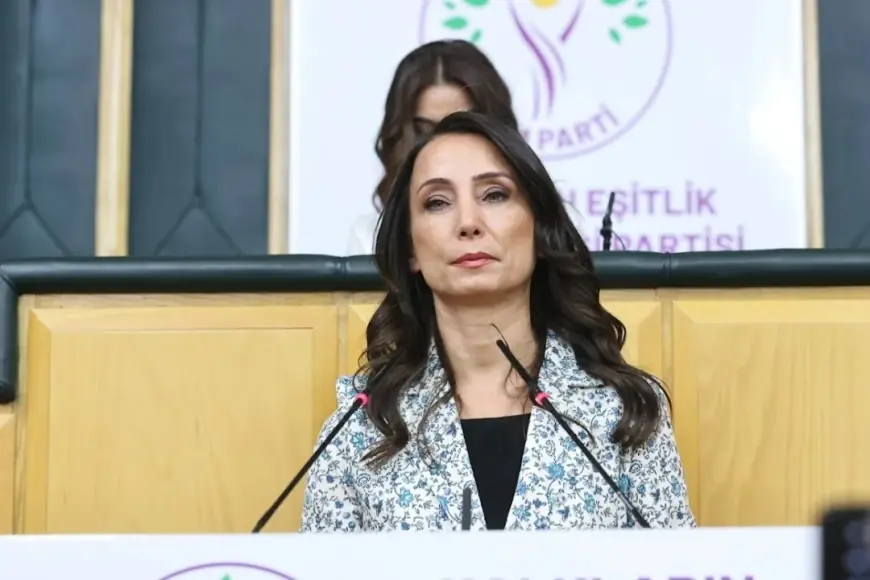 DEM Parti’den tezkere tepkisi: 'Eller namluda barış olmaz'