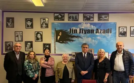 Serokê PWKyê Mustafa Ozçelîk Seredana Yekitîya Jinên Kurdistanê Li Swedê Kir