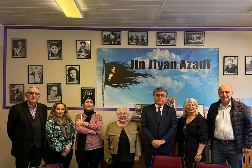 Serokê PWKyê Mustafa Ozçelîk Seredana Yekitîya Jinên Kurdistanê Li Swedê Kir