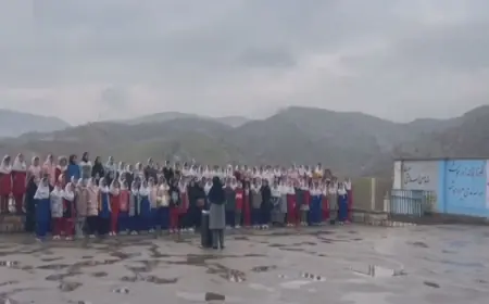 Rojhılat: ‘Halepçe’ için marş okutan müdür ve yardımcısına ceza
