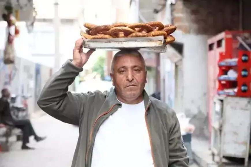 20 yıl simit sattı, 49 yaşında atandı!