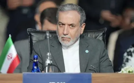 Arakçi: Zenginleştirilmiş uranyum bombalanan tesislerin altında