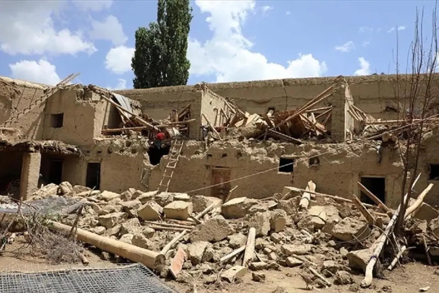 Afganistan'da 6,3 şiddetinde deprem