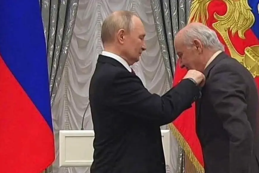 Neçirvan Barzani, Puşkin Ödülü'nü alan Prof. Dr. Miran'ı tebrik etti