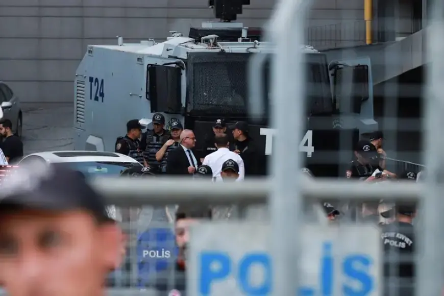 İmamoğlu soruşturması: 6 gazeteciye 'fiili gözaltı' gözaltı