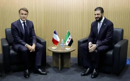 Macron, Şara’yı IŞİD’le Mücadele Koalisyonu’na katılmaya davet etti