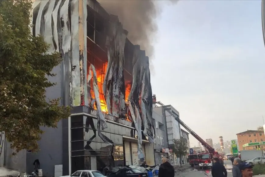 Kocaeli'de parfüm deposunda yangın: 6 kişi hayatını kaybetti