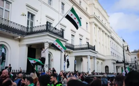 Suriye'nin Londra Büyükelçiliği yeniden açıldı