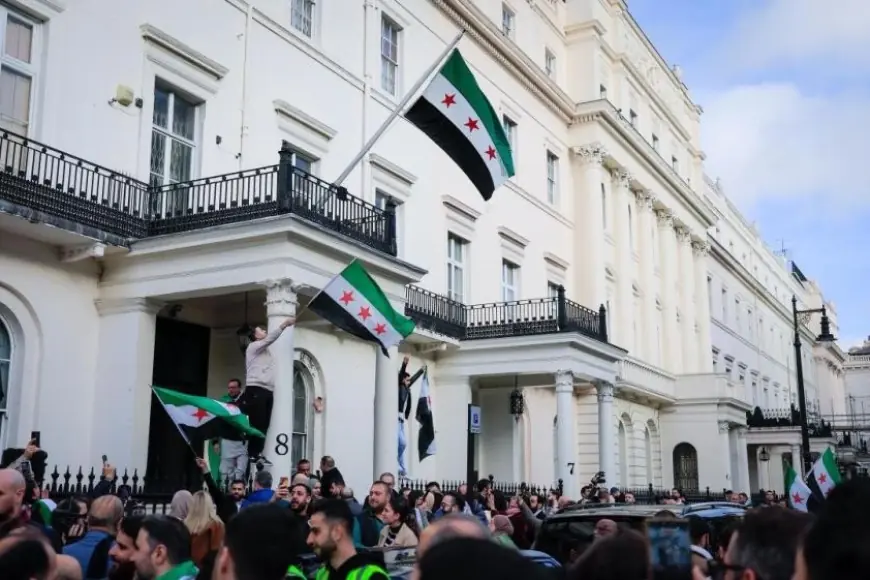 Suriye'nin Londra Büyükelçiliği yeniden açıldı