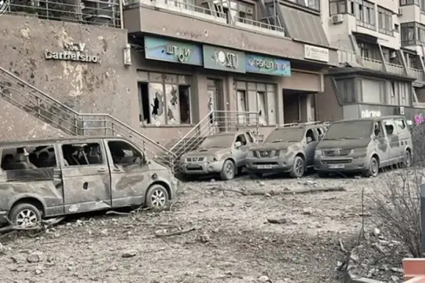 Azerbaycan'dan Moskova'ya nota! Rus füzesi, Kiev'deki büyükelçilik binasına düştü