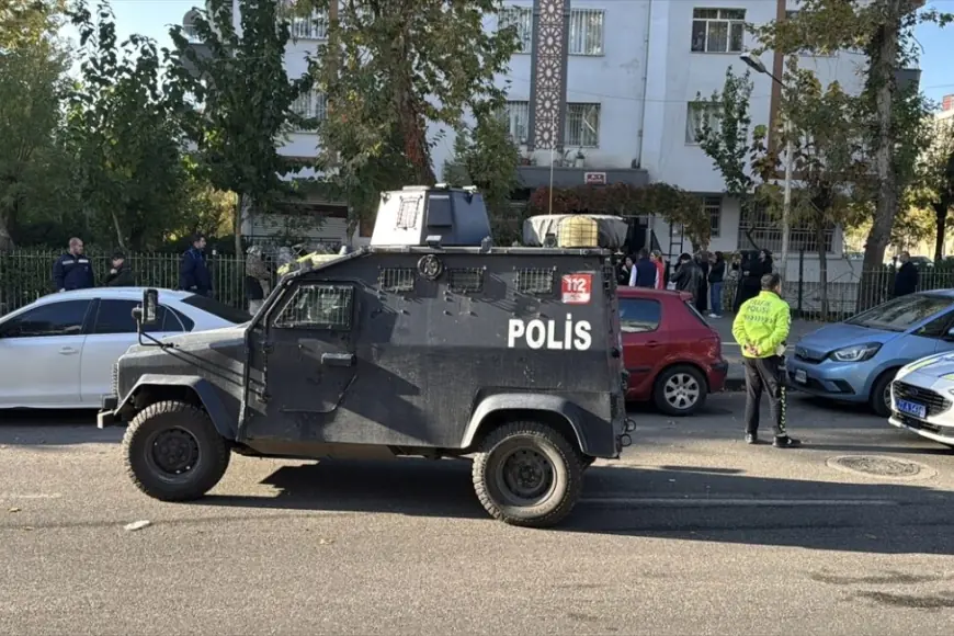 Diyarbakır'da aile katliamı... Annesi ile ağabeyini öldürdü!