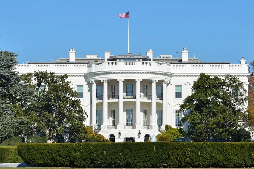 Şandeke payebilind a Amerîkayê bi peyameke Koşka Spî diçe Bexdayê