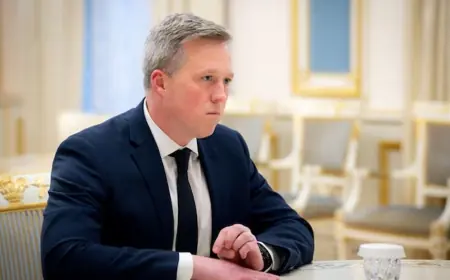 ABD Kara Kuvvetleri Bakanı, Abu Dabi’de Rus heyetiyle görüştü