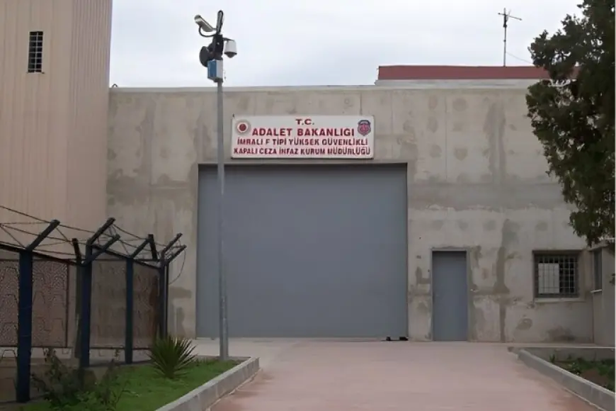 Komisyonun İmralı ziyareti: Helikopterle gittiler, 3 saat görüştüler… İşte detaylar!