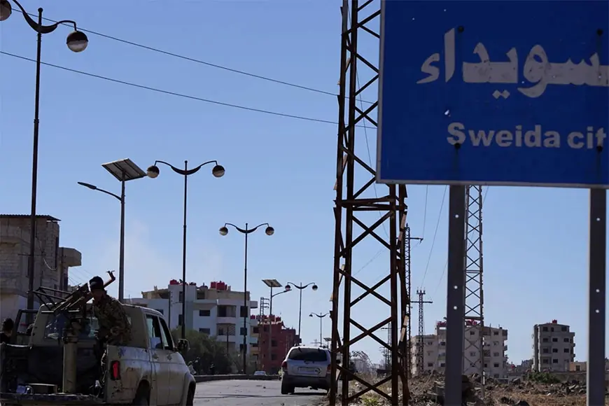 Süveyda'da yerel gruplarla hükümet güçleri arasında çatışma