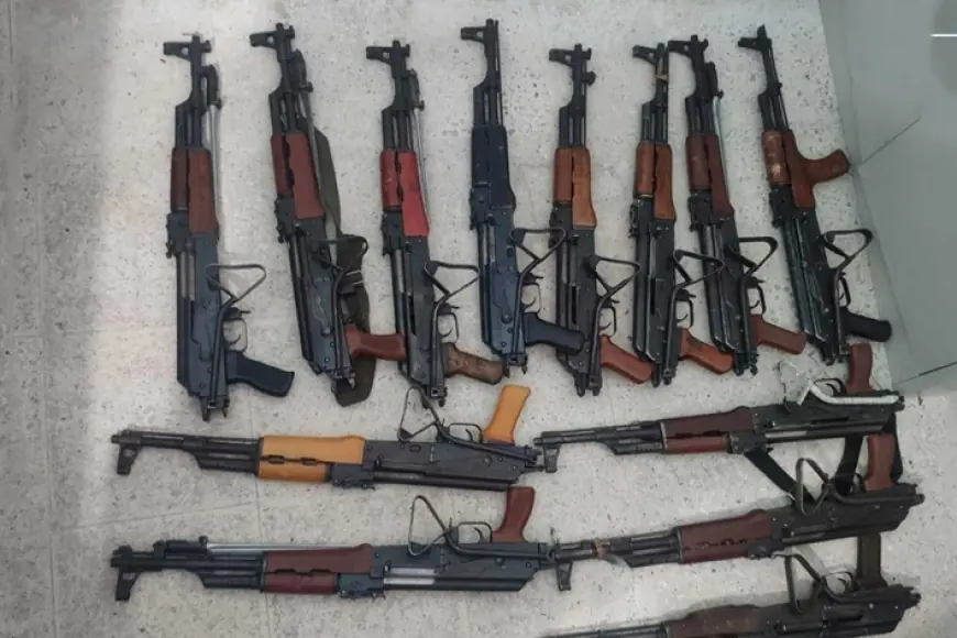 İran Devrim Muhafızları: Türkiye sınırında çok sayıda silah ele geçirildi