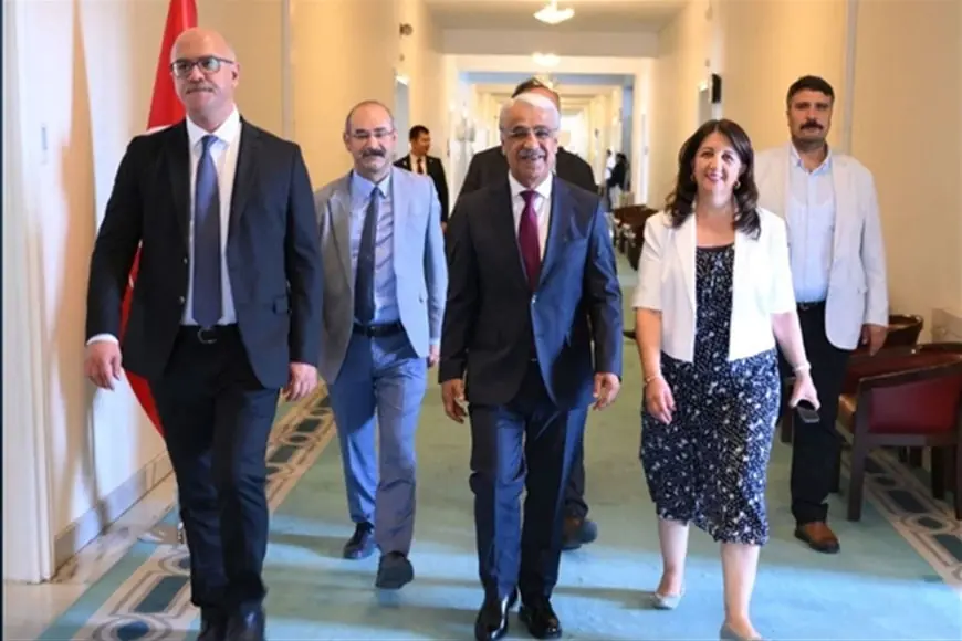 DEM Parti Heyeti İmralı'ya gitti