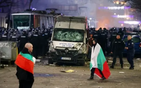 Bulgaristan'da siyasi deprem: Başbakan istifa etti