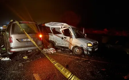 Li Mêrdînê 3 otomobîl li hev qelibîn: Mirî û birîndar hene