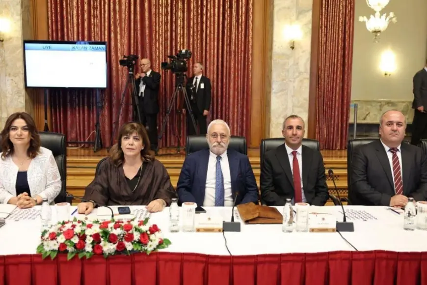 DEM Partî: Divê mafê perwerdeya bi zimanê dayîkê di bin ewlehiya yasayî de be