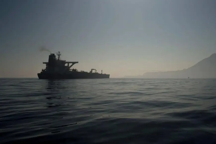 Hamaney'in halefliği mücadelesinde 'gölge filo' petrol milyarderlerinin oynadığı rol