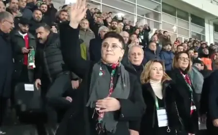 Leyla Zana’ya Amedspor Tribünlerinden Büyük Destek
