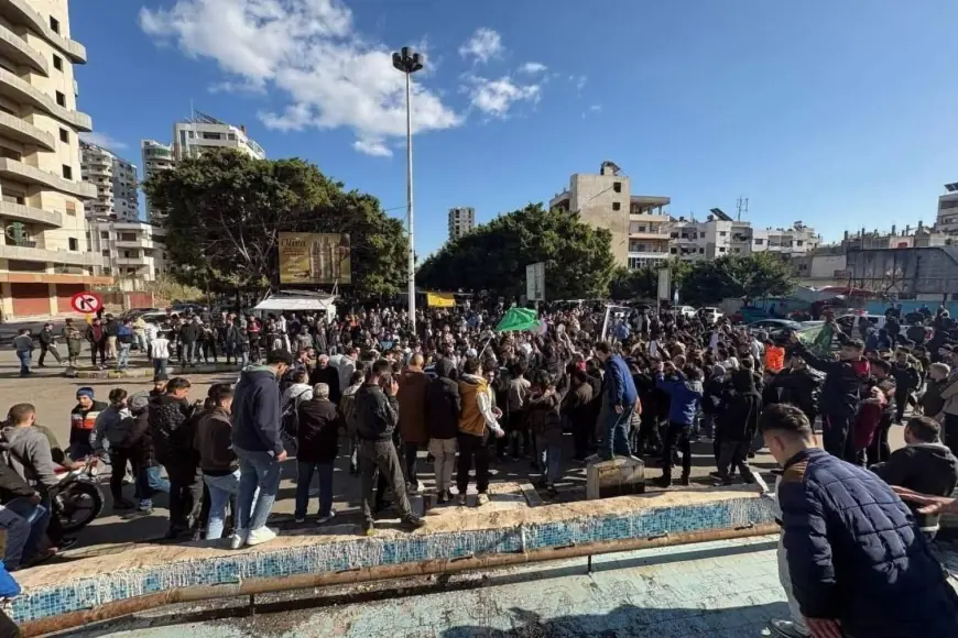 Suriye'de Aleviler federasyon talebiyle sokaklara çıktı