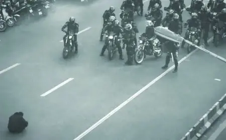 İran: Ülkeyi istikrarsızlaştıracak gösterilere 'kararlı' bir şekilde karşılık vereceğiz